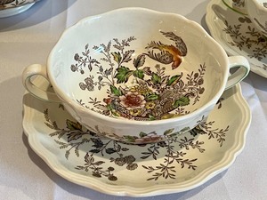 lot 34 image: Royal Doulton Hampshire Covered Dish and Creamers