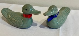 lot 111 image: Two Small Korean Duck Figurines