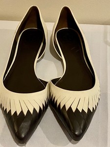 lot 129 image: Pair of New Tori Burch Shoes in Ivory and and Coco