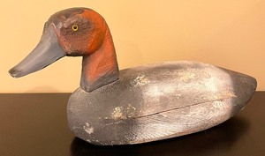 lot 82 image: Vintage Red Headed Drake Wooden Decoy