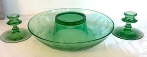lot 258 image: Vintage Depression Center Piece and Candle Holders