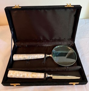 lot 147 image: Mother of Pearl Handle Magnifying Glass & Letter Opener Set