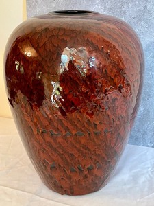 lot 177 image: Stunning Glazed Large Vase