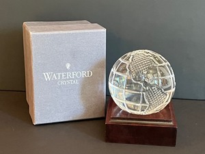 lot 175 image: Waterford Globe Paperweight