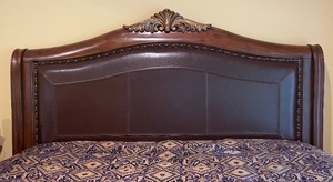 lot 11 image: Gorgeous California King Size Bed Frame with Luxurious Bedding