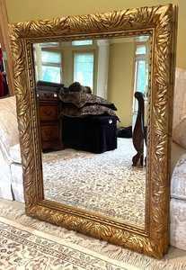 lot 25A image: Lovely Gilded Decorative Wall Mirror