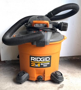 lot 298 image: Ridgid 2 in 1 Blower Vac