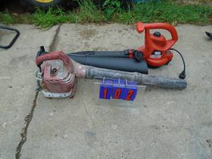 Qty of 2 leaf blowers. Electric works. Gas untested. As shown.
