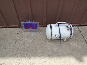 Tool Shop small air tank with hose. As shown.