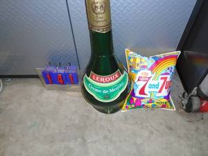 Leroux crme de menth inflatable & Seagrams 7 peter max pillow. Nice condition. As shown.