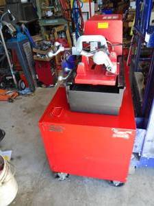 Rothenberger classics 22a pipe threader. Made in usa. 110 volt. Auto chuck. 2 threading dies with manual. Nice overall condition. Powers up & turns.