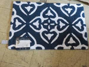 24 x 36 Tufted Bath Mat- reversibl...