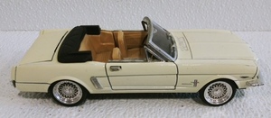 1964 12 Ford Mustang 128 Die Cast Convertible SS7711