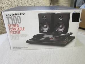lot 9 image: (D-3) Crosley T100 Stereo Turntable...