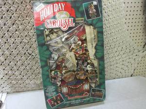 lot 13 image: (EW5) Holiday Lighted Musical Carou...