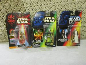 lot 21 image: (BS) 3 Star Wars Figures in Packagi...