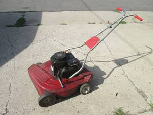 lot 41 image: (SHD) Vintage Gemco Titan Power Mow...