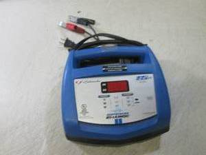 lot 43 image: (FS) Schumacher 15 Amp 612V Ship ...
