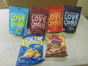 lot 63 image: (D-2T) Box Full of Assorted Bag Chi...