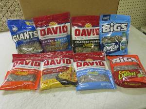 lot 64 image: (D-2T) Box Full of Assorted Flavor ...