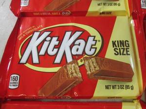 lot 69 image: (B-1) 12 King Size Kit Kat Candy Ba...