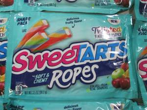 lot 86 image: (B-2) 12 Share Pack SweeTarts Ropes...