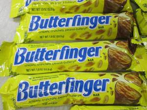 lot 92 image: (B-3) 20 Butterfinger Candy Bars Pa...