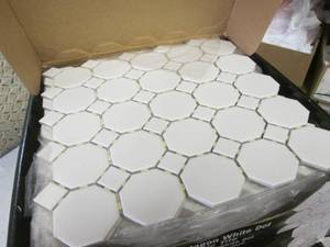 lot 100 image: (EC1) 4 Boxes Mosaic Tile Retro Oct...