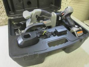 lot 145 image: (RM4) Craftsman Cordless 18V Trimsa...