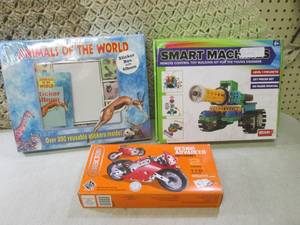 lot 174 image: (F-1) 2 Building Kits Sets and Ani...