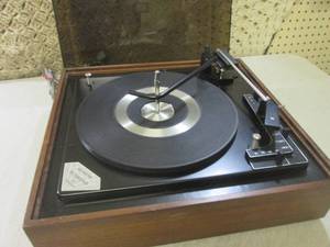 lot 179 image: (RM3) Montgomery Ward Airline Turnt...