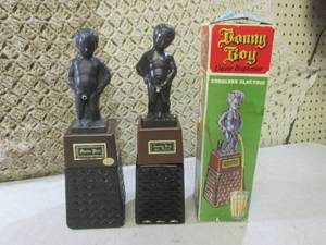 lot 209 image: (CSB) 2 Vintage Bonny Boy Liquor Di...