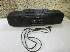lot 212 image: (RM1) Sony CFS-W304 Radio Daul Cass...