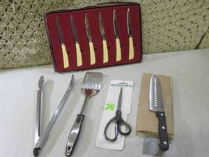 lot 259 image: (EC1) Assorted Kitchen Knives Etc...