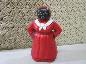 lot 260 image: (BSB) Vintage Cast Iron Figure Coin...