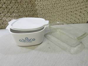 lot 266 image: (RM2) Corningware Dish with Lid and...
