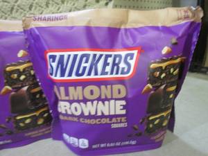 lot 291 image: (B-1) 4 Bags Snickers Almond Browni...