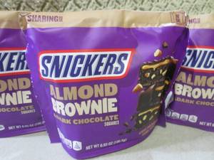 lot 293 image: (B-1) 4 Bags Snickers Almond Browni...