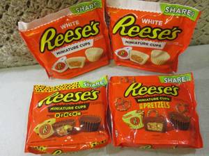 lot 298 image: (B-1) 4 Assorted Share Pack Bags Re...