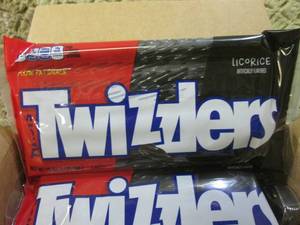 lot 302 image: (B-1) Case 12 Packs of Twizzlers Bl...