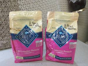 lot 318 image: (C-3) 2 - 6 Pound Bags Blue Dog Foo...
