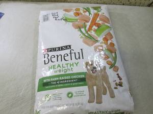 lot 325 image: (C-3) 14 Pound Bag Purina Beneful D...