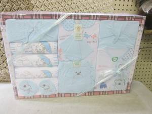 lot 346 image: (FS) Baby Gift Set in Blue Outfits ...
