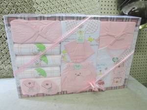 lot 350 image: (EW1) Baby Gift Set in Pink Outfits...