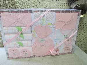 lot 351 image: (EW1) Baby Gift Set in Pink Outfits...