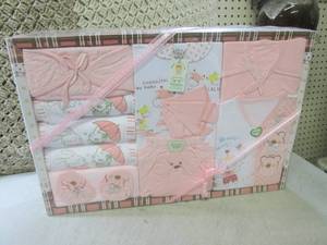 lot 355 image: (FS) Baby Gift Set in Peach Outfits...