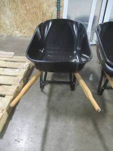 True Temper 6 cu ft. Wheelbarrow With Wooden Handles SOME SCRATCHES INSIDE (SEE PHOTOS)