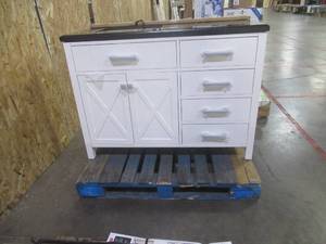 Ainsley 48 in. W Bath Vanity in White with Granite Vanity Top in Black with White Basin (NICE CONDITION)