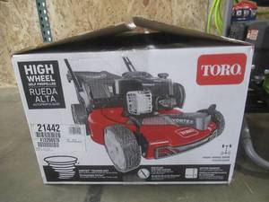 TORO 21442 22 in. Recycler Briggs & Stratton High Wheel FWD Gas Walk Behind Self Propelled Lawn Mower with Super Bagger (NEW IN BOX)