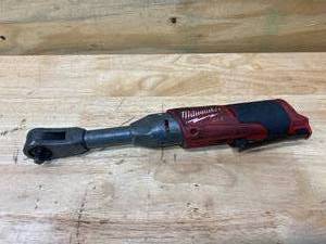 lot 32 image: MILWAUKEE M12 FUEL 12V 38 in. Lithium-Ion Brushless Cordless Extended Reach Ratchet (Tool-Only)
